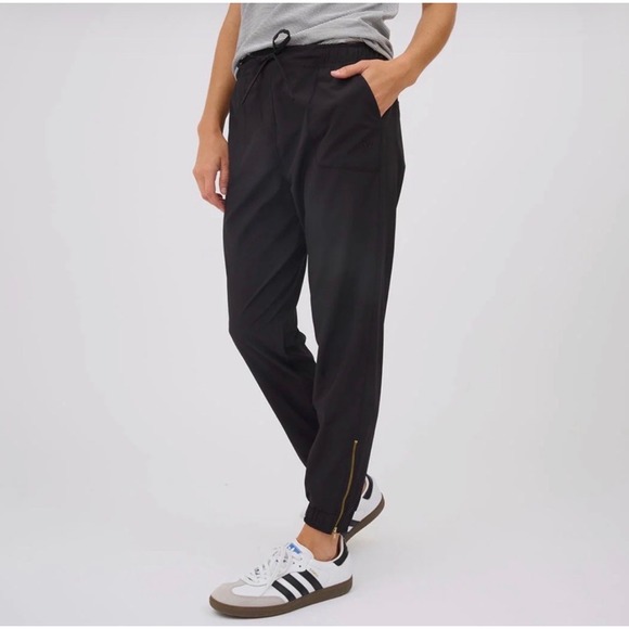 Albion Pants - Albion Jetsetter joggers M black nylon active athletic outdoor zipper gorpcore